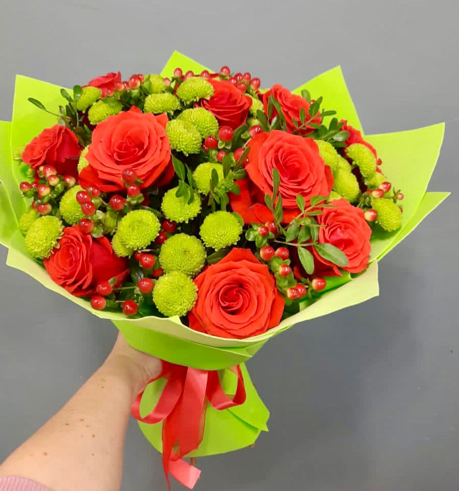 Букет цветов из: Хризантемы и Розы в Волгограде