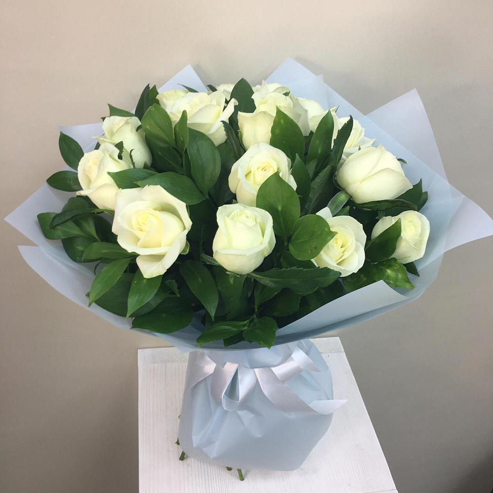 Букет 15 Белых роз Проуд в Волгограде