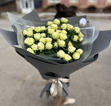 Букет Белые кустовые розы Солинеро в Волгограде