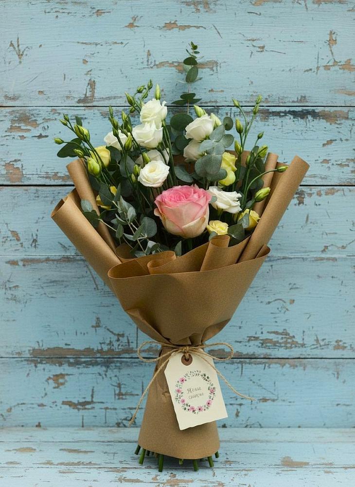 Букет цветов из: Розы и Лизиантусы в Волгограде