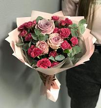 Букет восхищение в Волгограде Букет цветов из:  Гвоздики и Розы в Волгограде