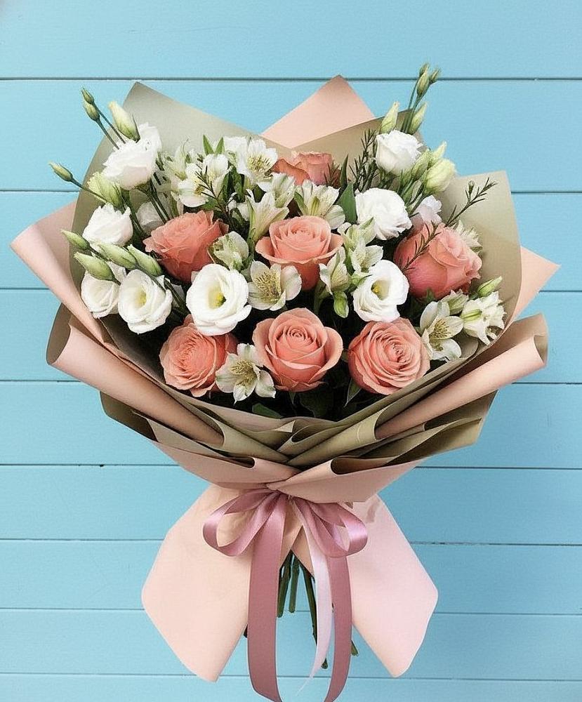 Букет олимп в Волгограде Букет цветов из: Розы, Альстромерии и Лизиантусы в Волгограде