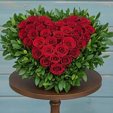 Цветочная композиция из Розы в виде сердца в Волгограде