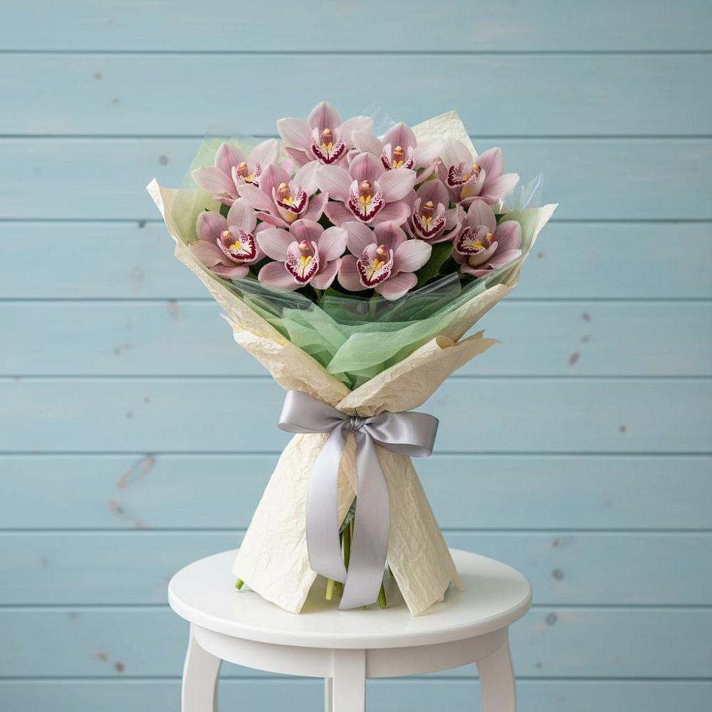 Букет 11 орхидей в Волгограде Букет цветов из: Орхидеи и Розы в Волгограде