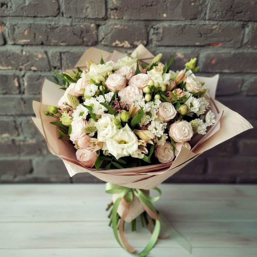 Букет нежное ассорти в Волгограде Букет цветов из: Альстромерии, Розы и Хризантемы в Волгограде