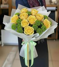 Букет сочно-зеленый в Волгограде Букет цветов из:  Хризантемы и Розы в Волгограде