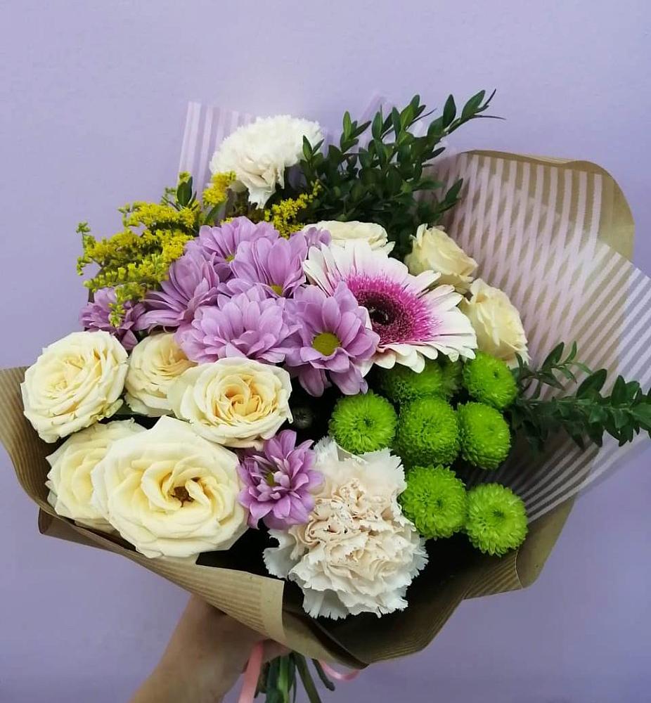 Букет цветов из: Хризантемы, Розы, Гвоздики и Герберы в Волгограде