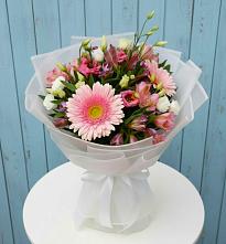 Букет прохладный бриз в Волгограде Букет цветов из:  Герберы, Альстромерии и Лизиантусы в Волгограде