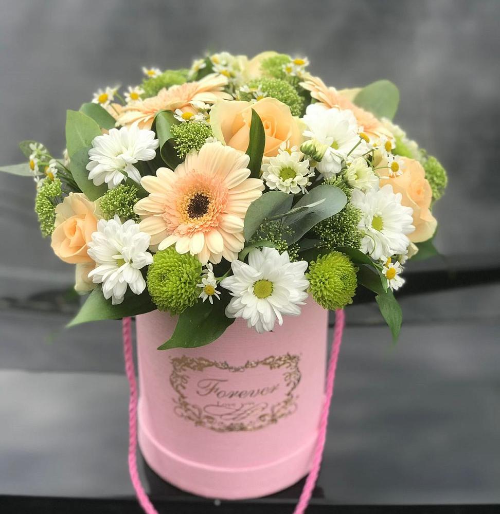 Композиция маленькая прелесть в Волгограде Цветочная композиция из Розы, Герберы и Хризантемы в шляпной коробке в Волгограде