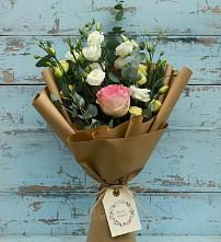 Букет цветов из:  Розы и Лизиантусы в Волгограде