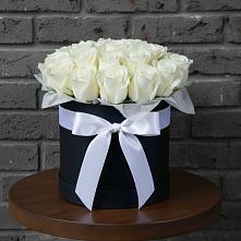 Цветочная композиция из Розы в шляпной коробке в Волгограде